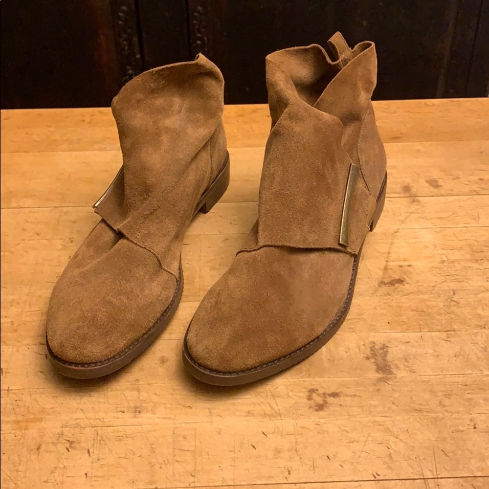 EUC Johnston &Murphy booties